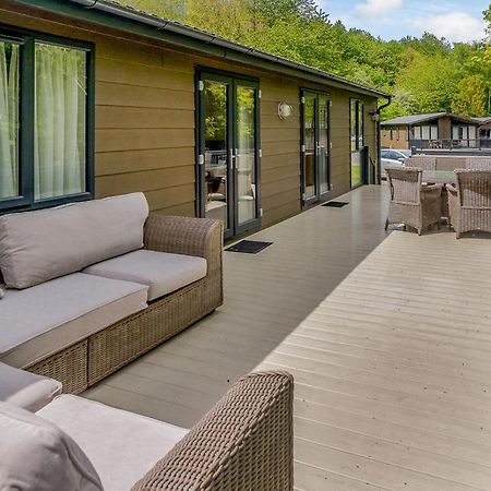 巴斯工厂小屋度假酒店 Kelston 外观 照片