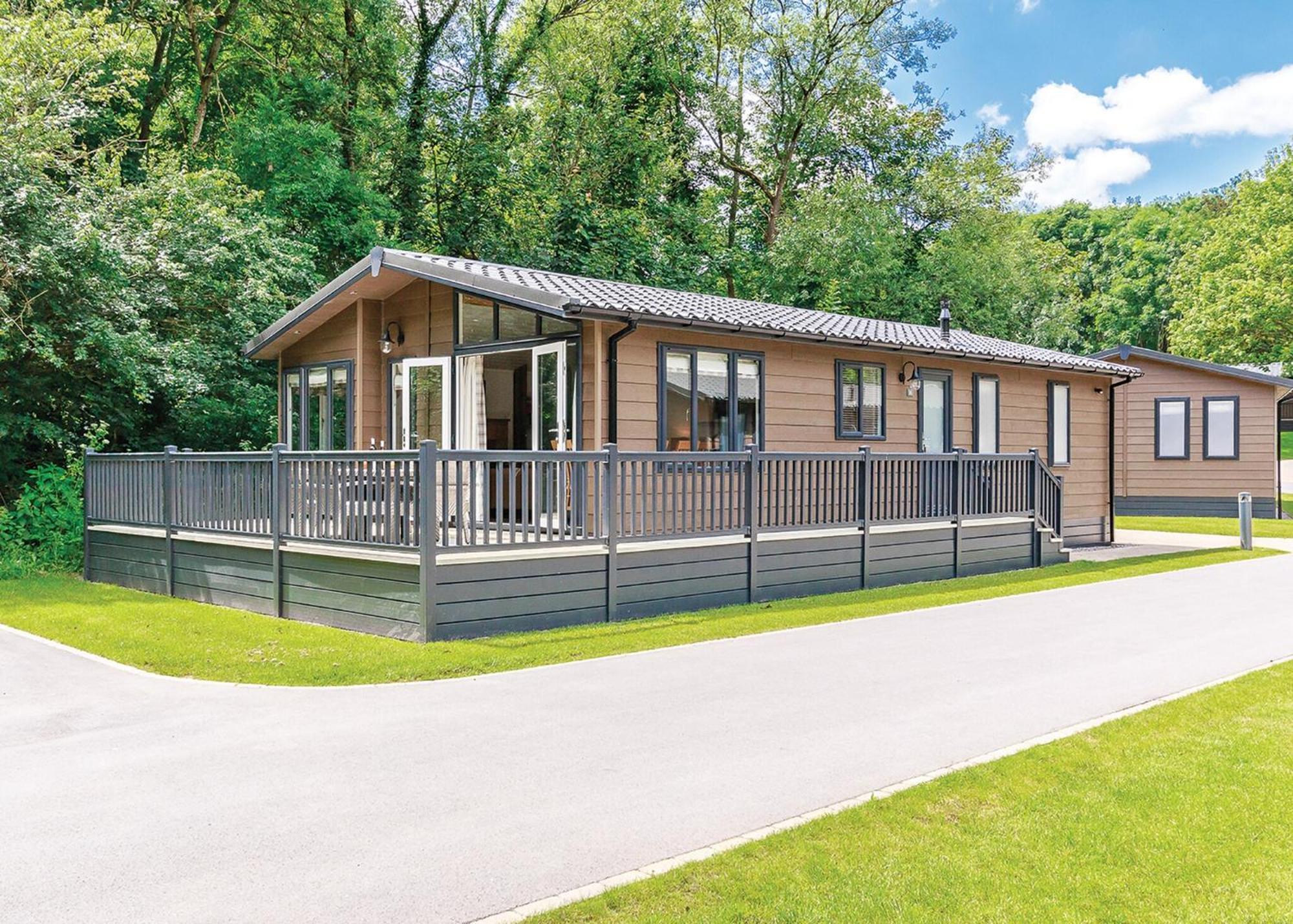 巴斯工厂小屋度假酒店 Kelston 外观 照片