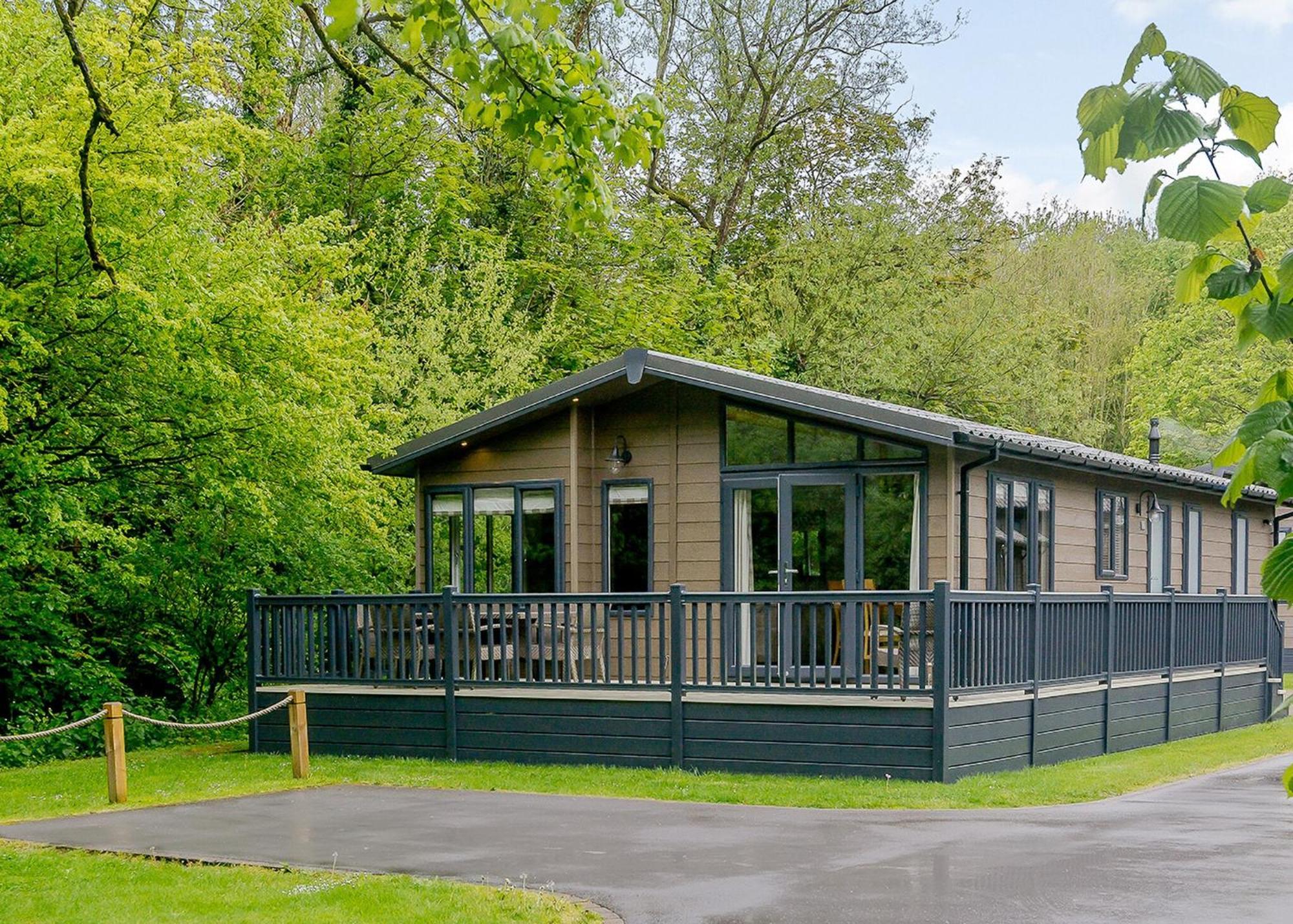 巴斯工厂小屋度假酒店 Kelston 外观 照片